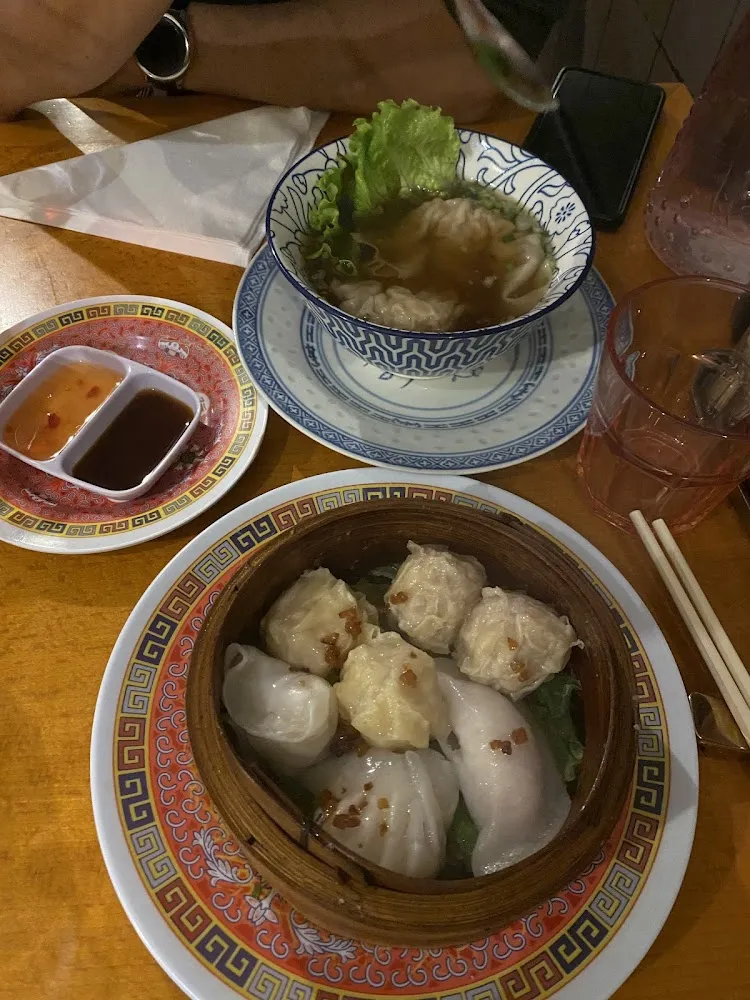 Raviolis Crevettes Et Soupe de Ravioli